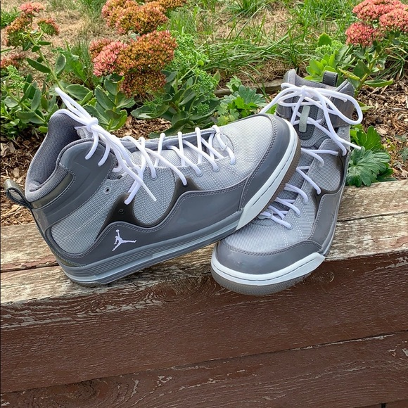 COPY - Mens Air Jordan Flight TR ‘97 - Removing from closet 3/17 - Picture 3 of 7